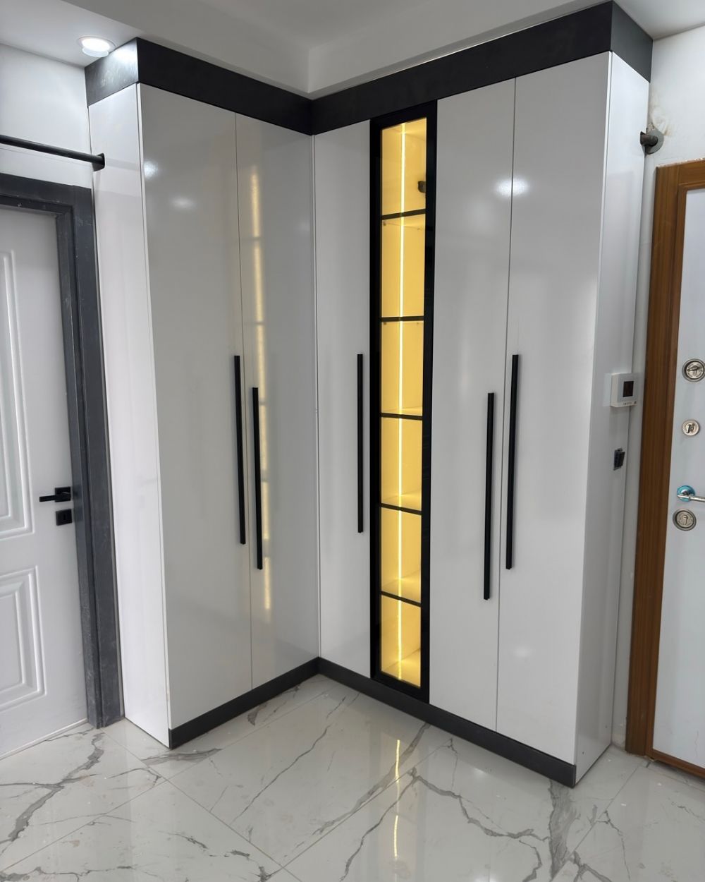 Vestiyer ve Portmanto Tasarımı ve Yapımı